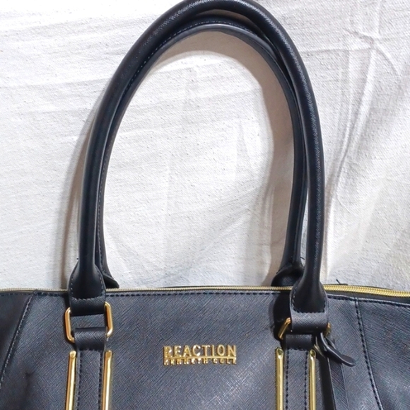 Reaction by Kenneth Cole Bag - Picture 2 of 14